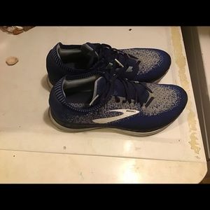 Men’s brooks running shoes 10.5